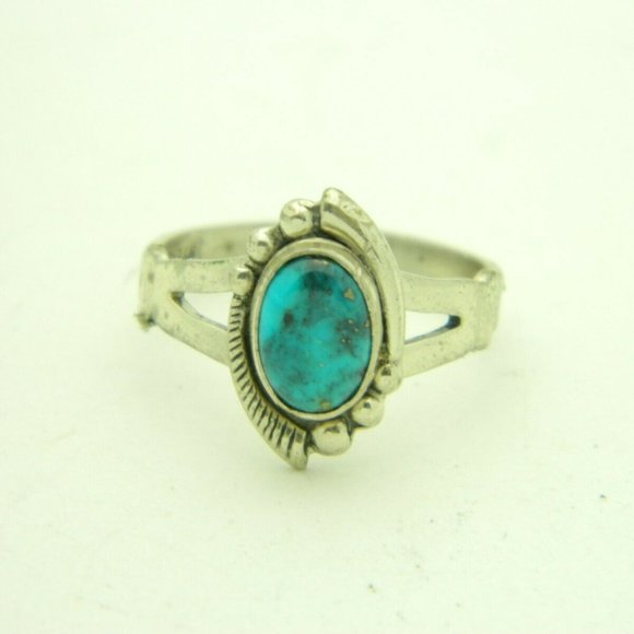 Vintage Jewelry - Southwestern .925 Sterling Silver Blue Turquoise